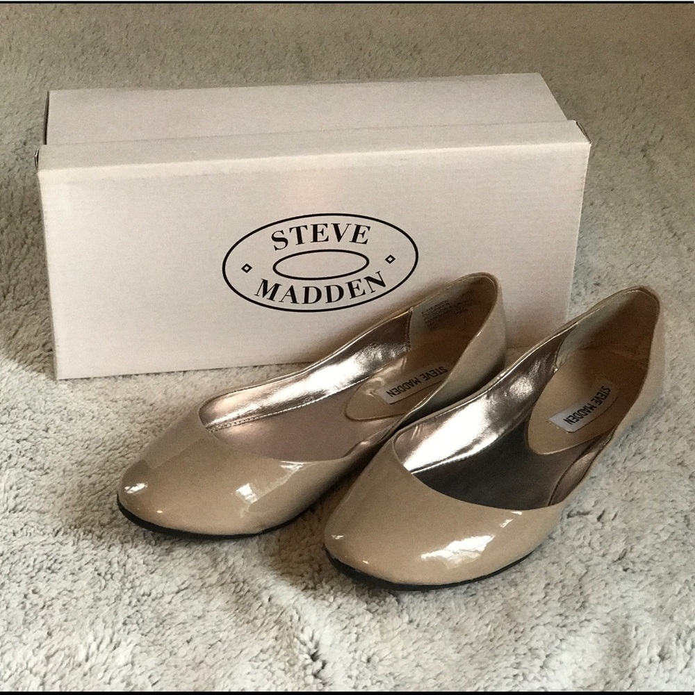 Steve Madden nude patent leather flats